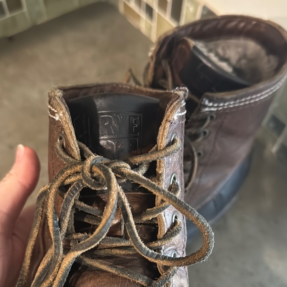 Frye Veronica Duck Boots - Picture 4 of 5